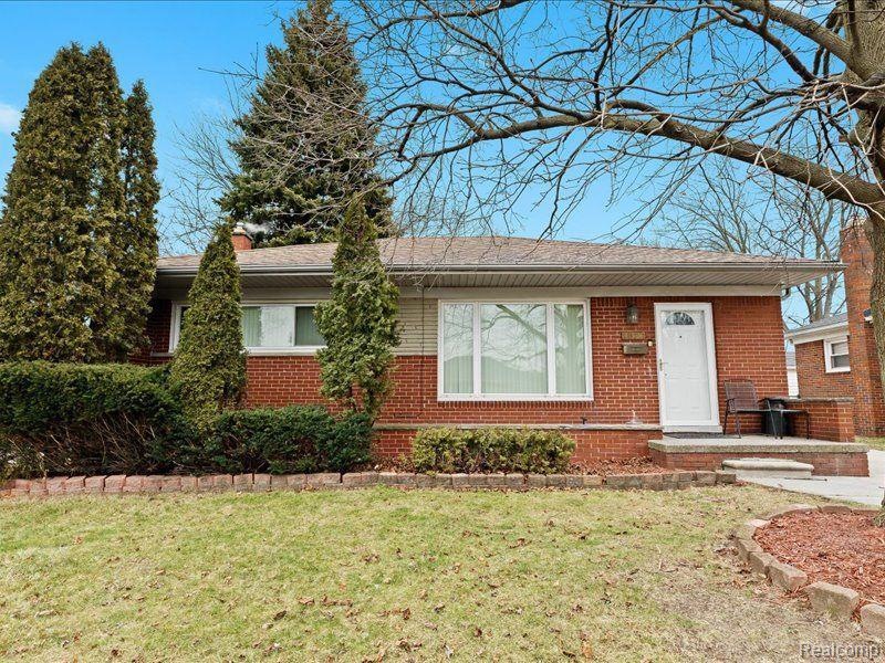 28616 Freda Ct, Madison Heights, MI 48071 - photo 1