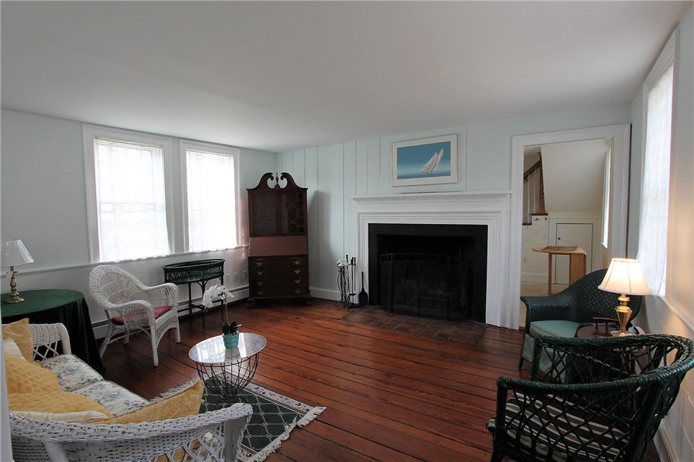 63 Poplar St unit 3, Newport, RI 02840 - photo 1