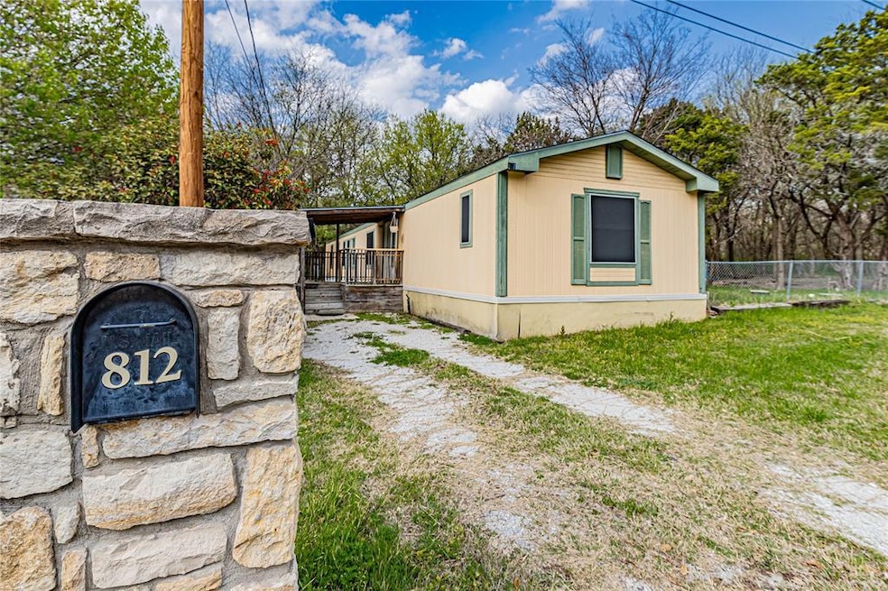 812 Jupiter Ave, Granbury, TX 76049 - photo 1