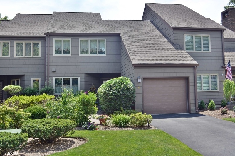 4 Indian Field Ct, Mahwah, NJ 07430 - photo 1