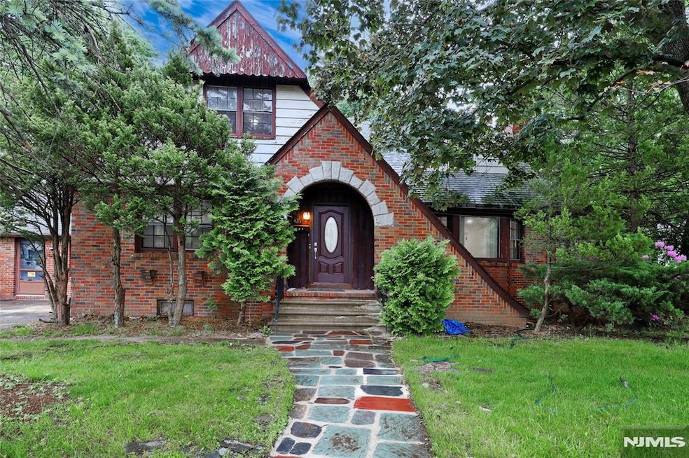 4-21 Saddle River Rd, Fair Lawn, NJ 07410 - photo 1