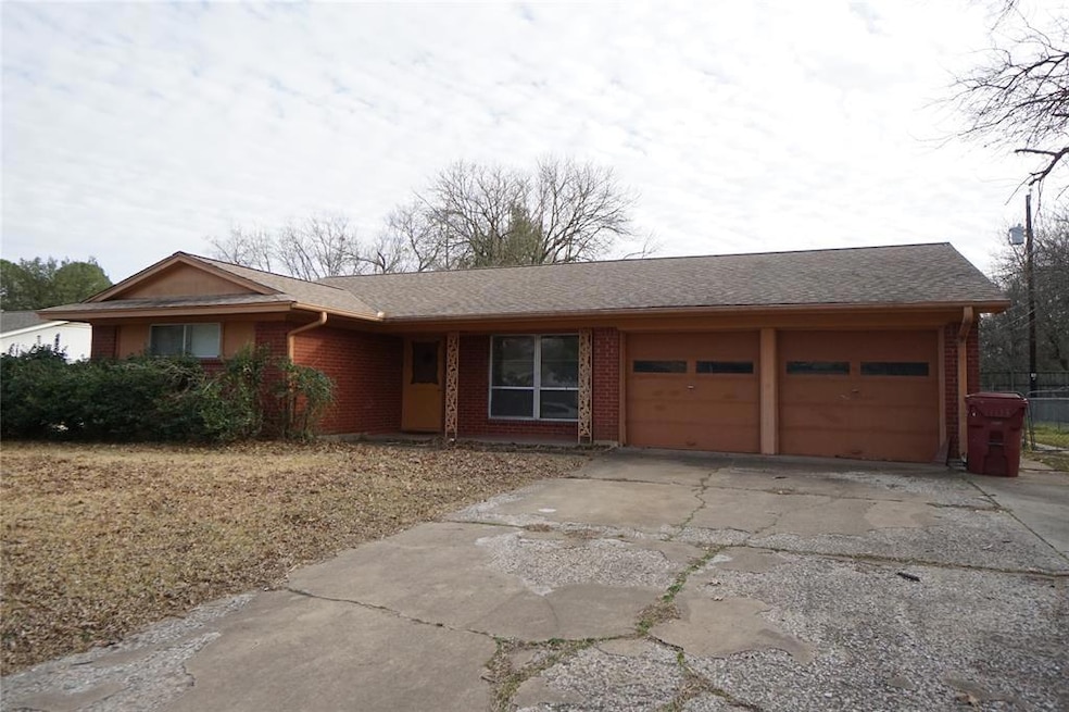 306 Glen Oaks Rd, Bonham, TX 75418 - photo 1