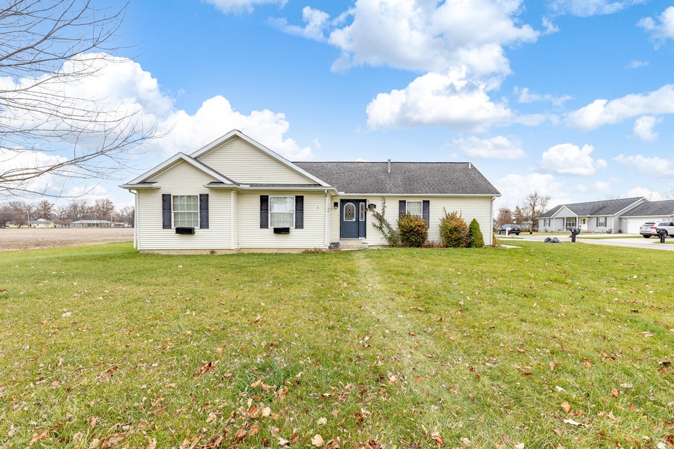 162 N Pine St, Lakeview, OH 43331 - photo 1