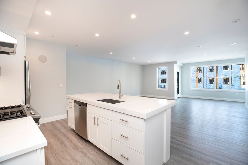 151 Hancock St unit 11, Quincy, MA 02171 - photo 1