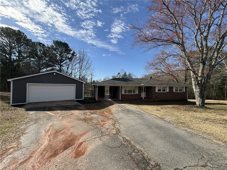 418 Stewart Rd, Walhalla, SC 29691 - photo 1