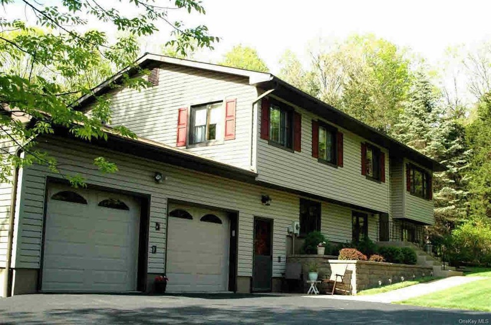 73 Susan Dr, Poughquag, NY 12570 - photo 1