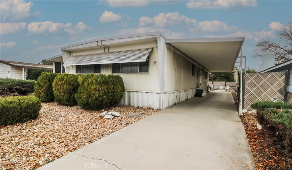 13829 Riviera Dr, Victorville, CA 92395 - photo 1