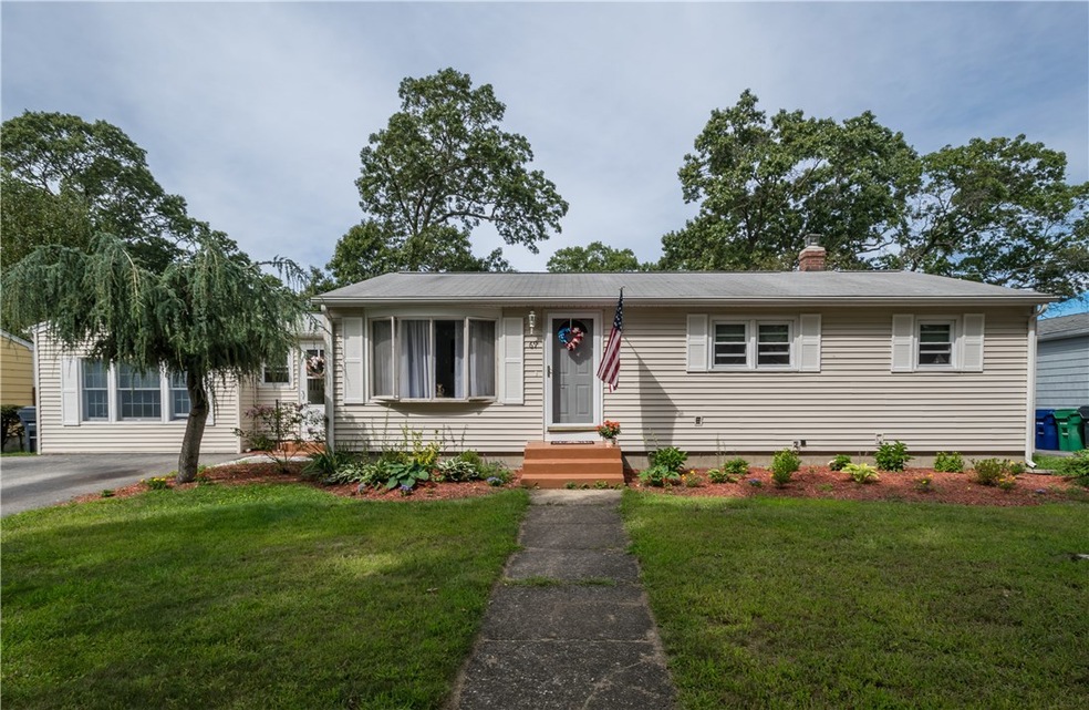 69 Custer St, Warwick, RI 02889 - photo 1