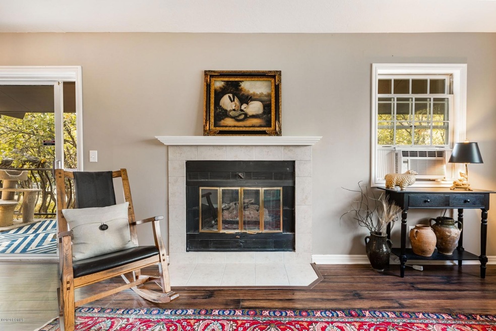 6_Living-Room_1800x1200_3577662