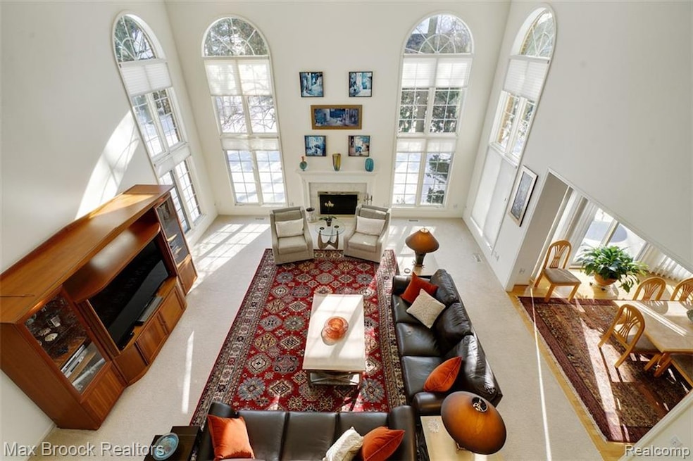 4830 Adams Pointe Ct, Troy, MI 48098 - photo 1