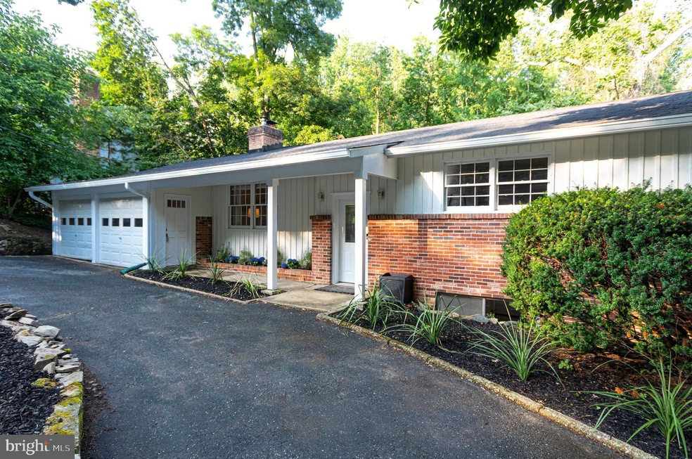 Sold $949,900 • Co-Listing Agent