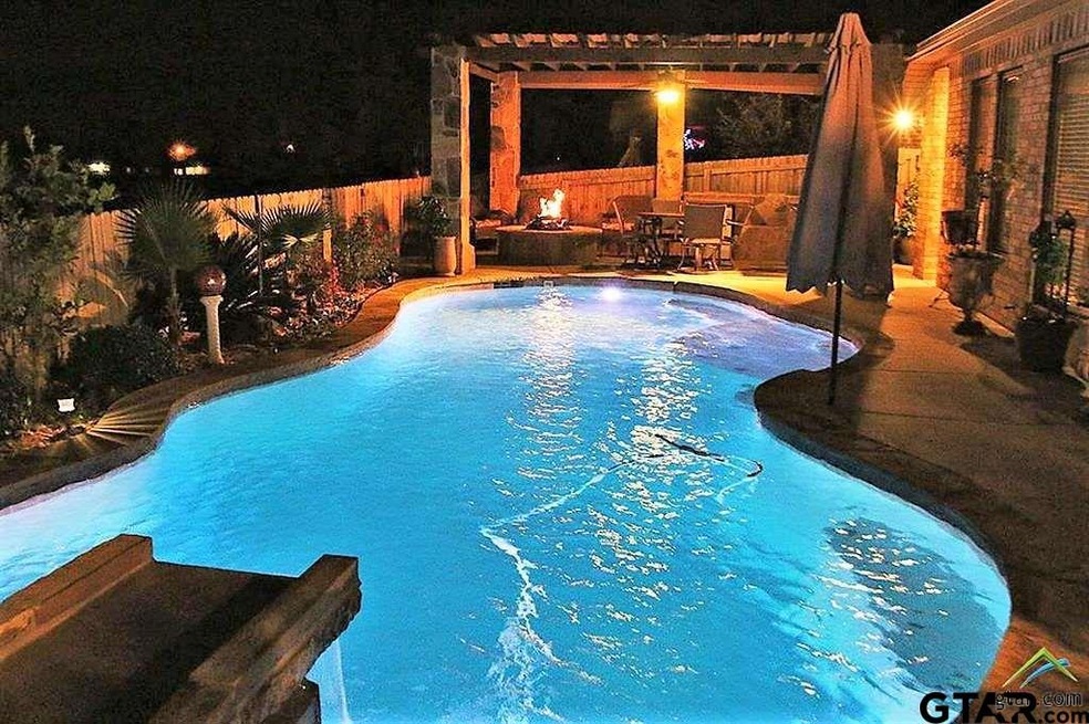 1665 Skidmore Ln, Tyler, TX 75703 - photo 1