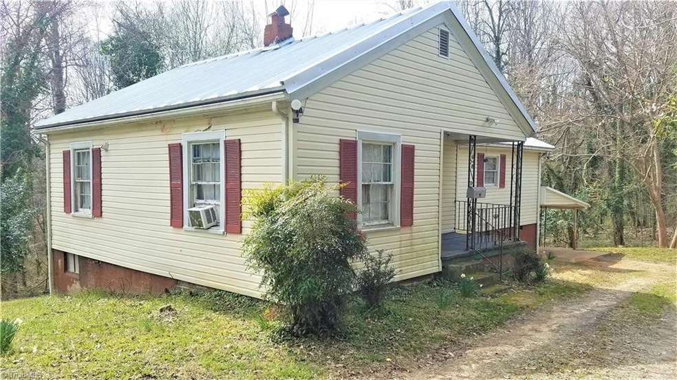 155 Ridge St, Reidsville, NC 27320 - photo 1