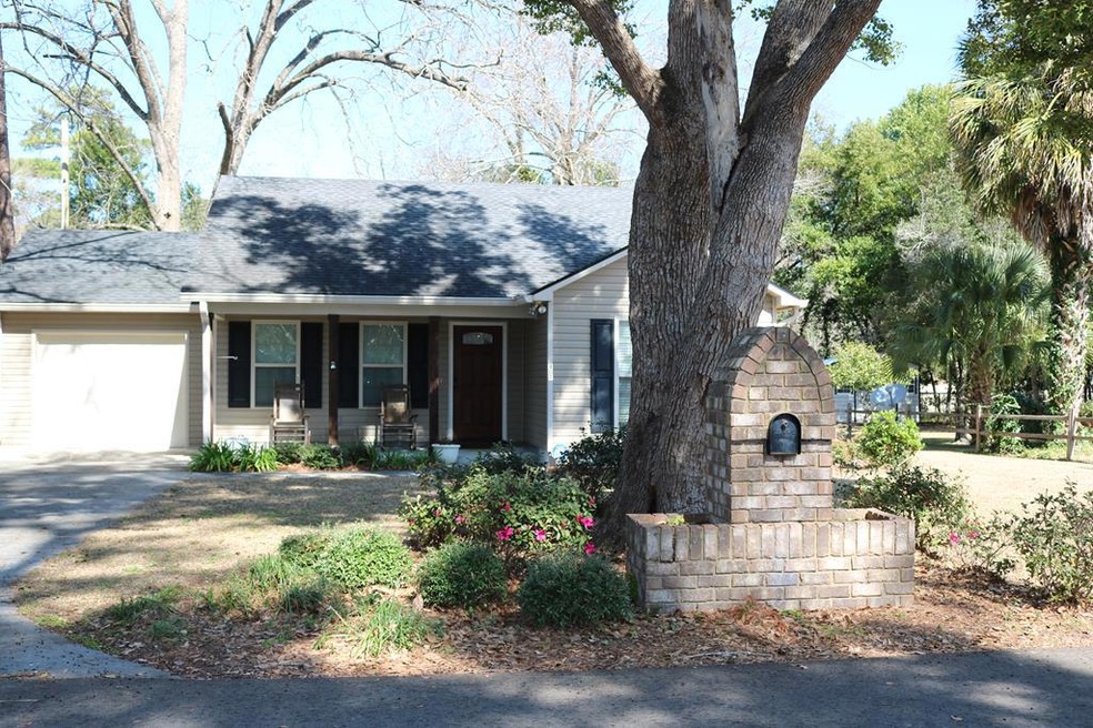 407 E 4th St, Adel, GA 31620 - photo 1