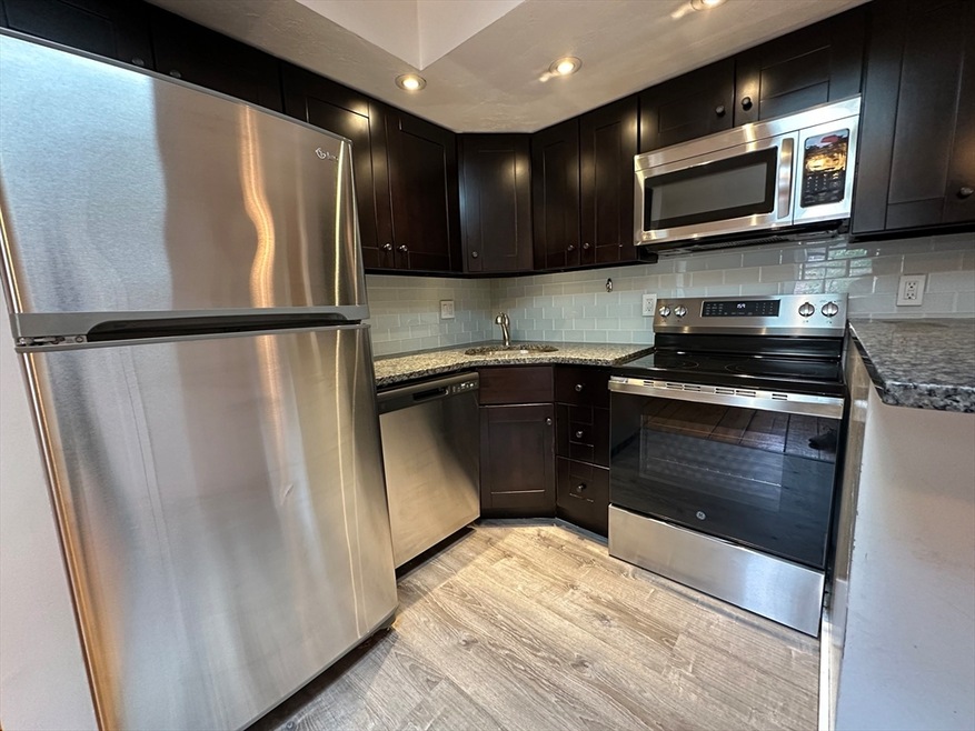 26 E Springfield St unit 4, Boston, MA 02118 - photo 1