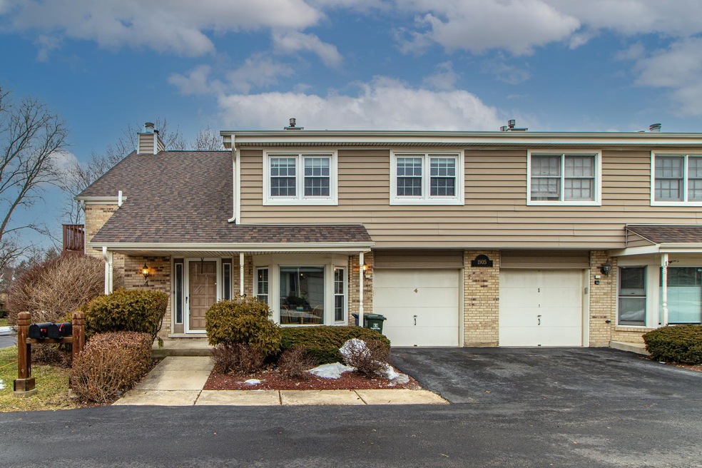 1905 Wisteria Ct unit 4, Naperville, IL 60565 - photo 1