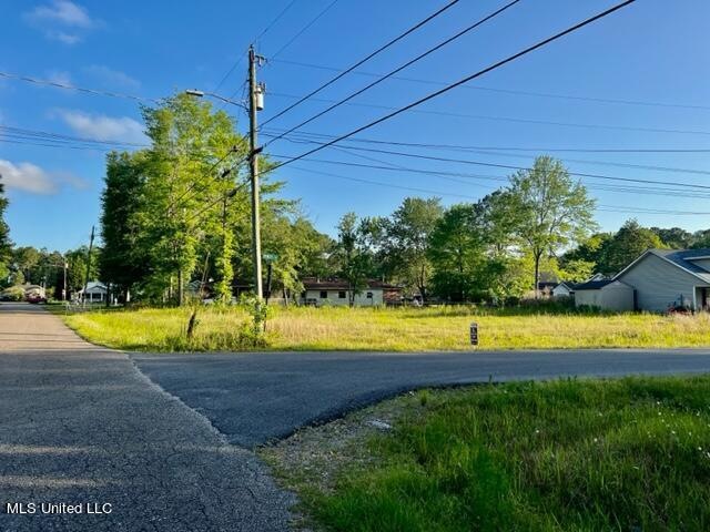 Piney Ln Photo 2