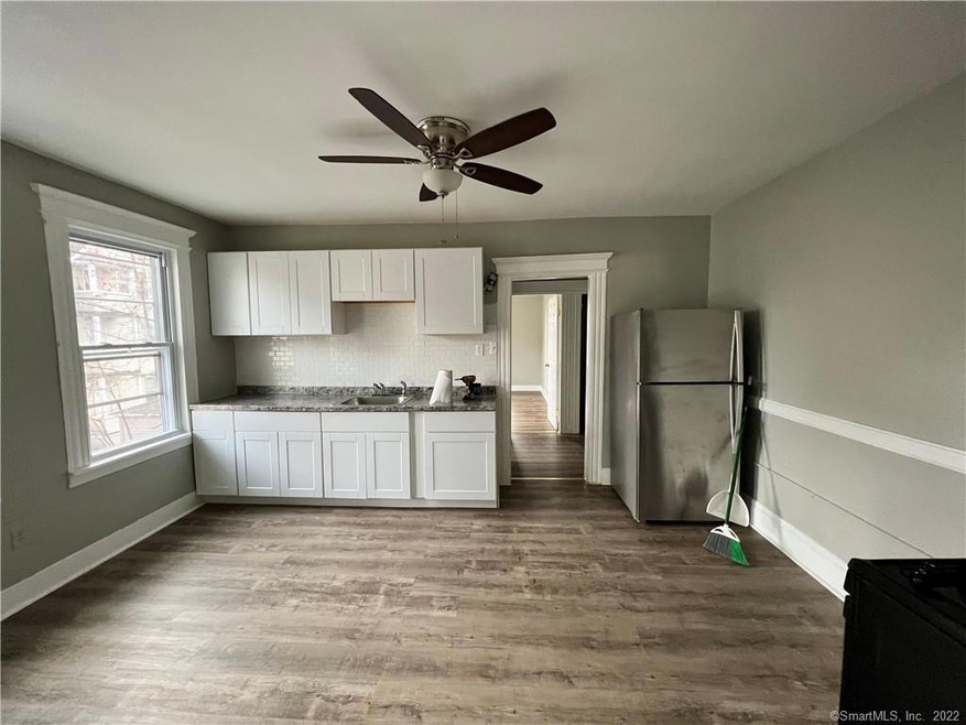 344 Spring St unit 2, Bridgeport, CT 06608 - photo 1