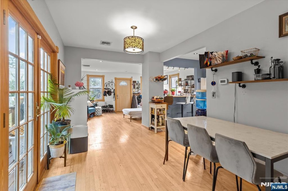 274 Warren St, Lyndhurst, NJ 07071 - photo 1