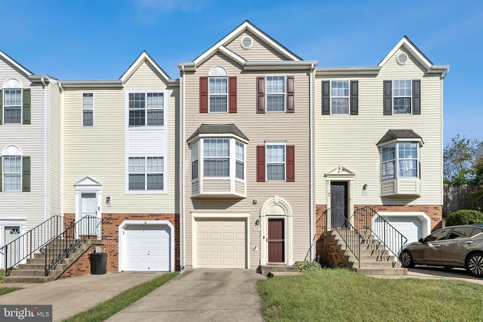 207 Wimbeldon Ct unit 210, Stafford, VA 22556 - photo 1