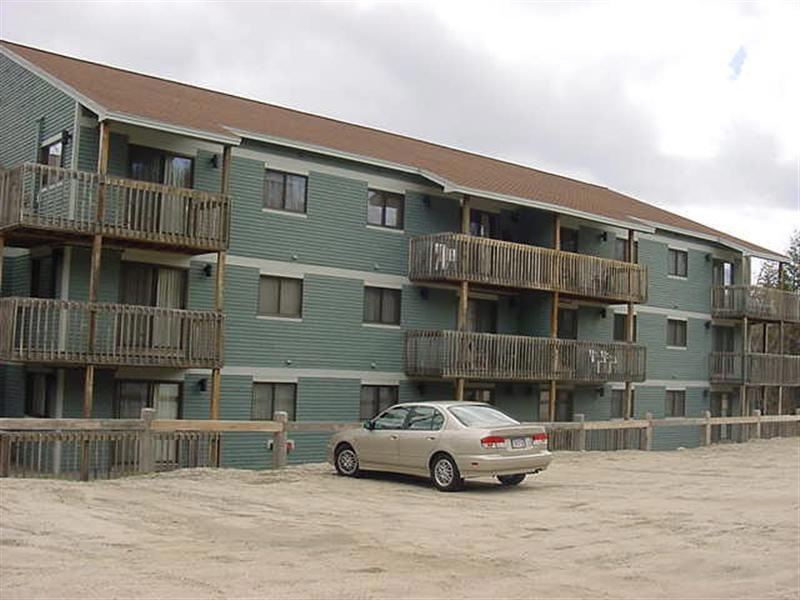 WC EXT bldg B summer