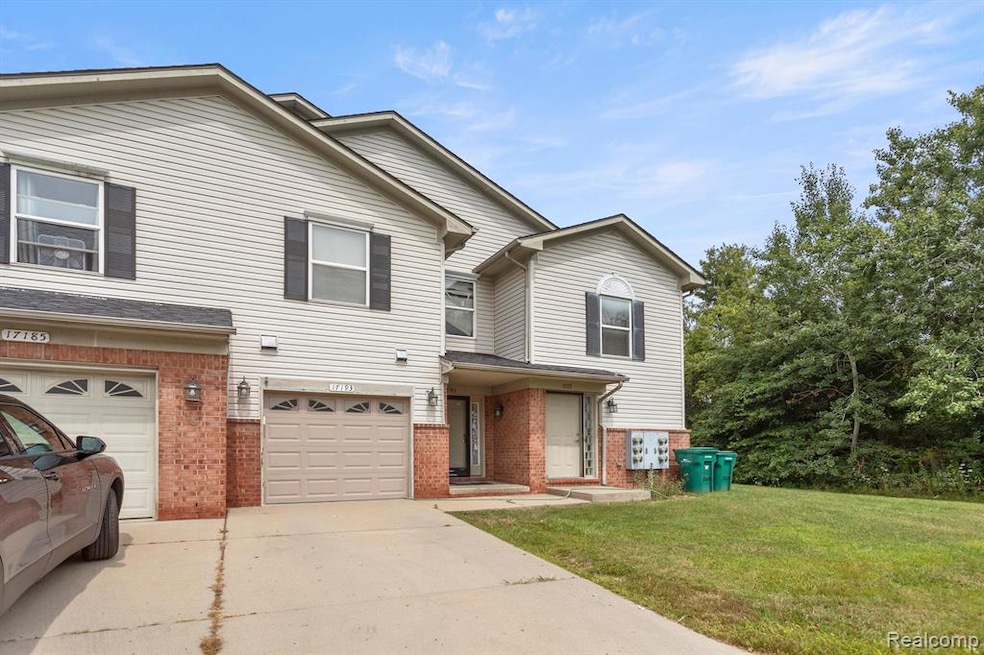 17193 Higdon Dr unit 5, Brownstown, MI 48193 - photo 1
