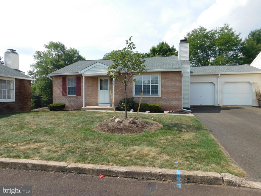 1305 Fairbourne Ct unit 1305, Lansdale, PA 19446 - photo 1