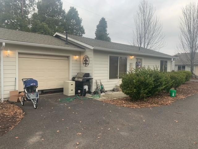 2719/2723 E McAndrews Rd, Medford, OR 97504 - photo 1