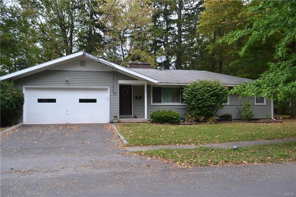 Welcome to 111 Harding Place, Syracuse, NY 13205. 