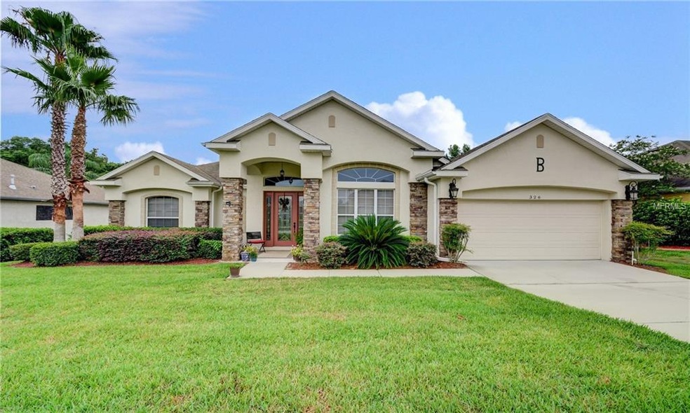 3 bedrooms 2.5 baths in excellent condition with m