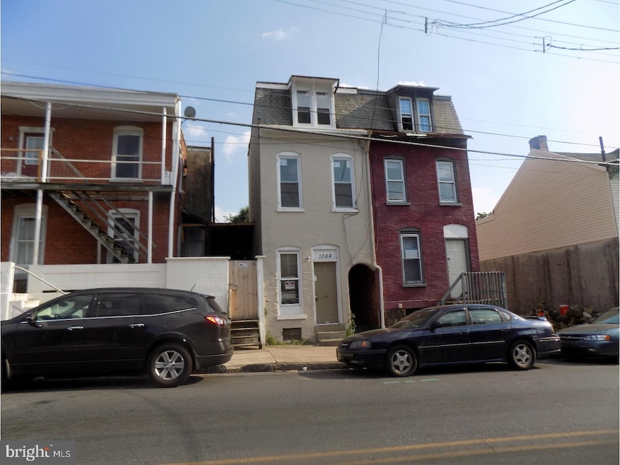 1044 Cotton St, Reading, PA 19602 - photo 1