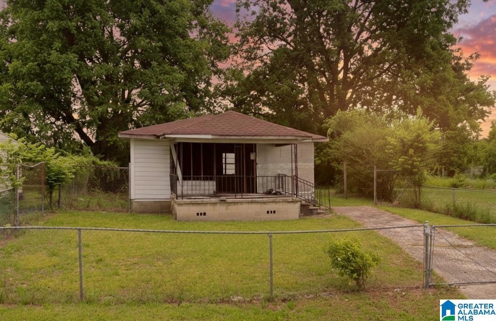 825 5th Ave N, Bessemer, AL 35020 - photo 1