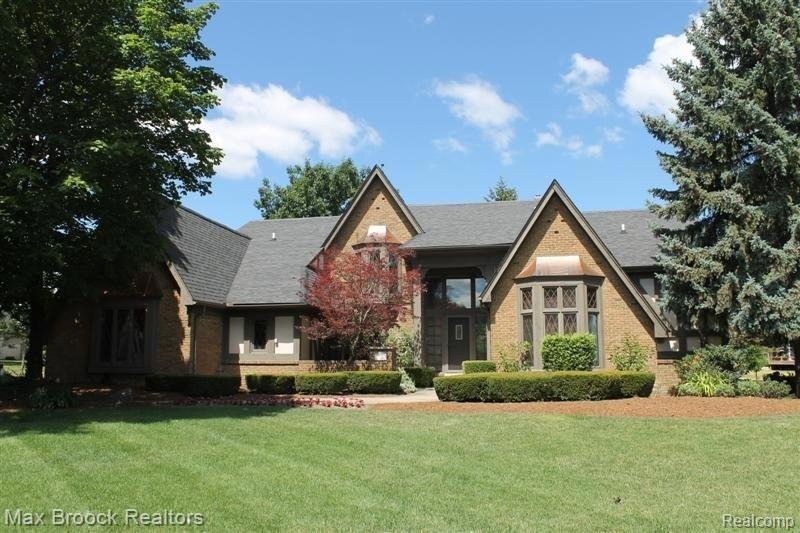 2-Story Foyer
