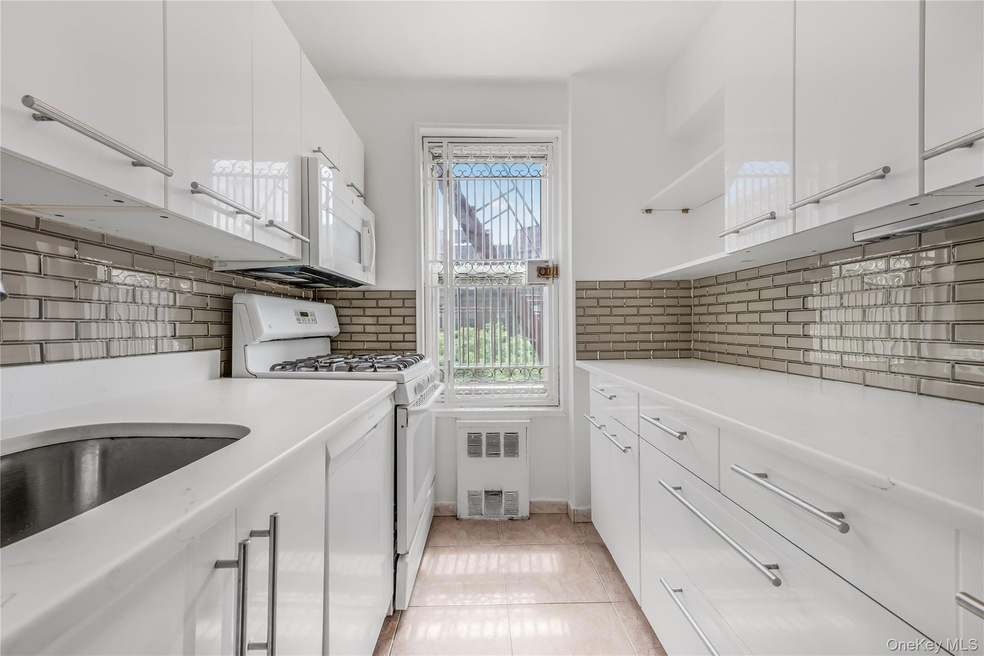 72-10 112th St unit 5H, Forest Hills, NY 11375 - photo 1