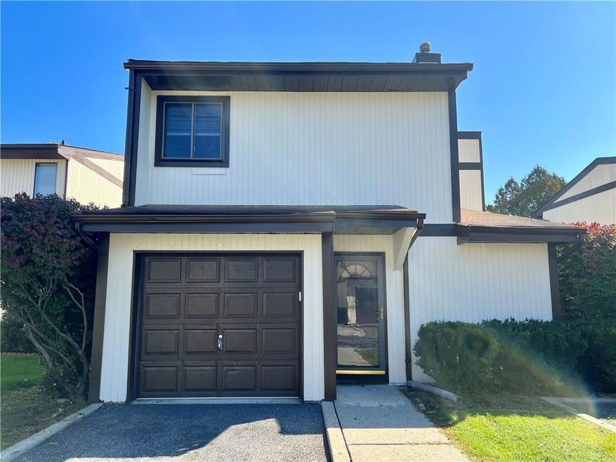 4 Marsham Ct, Middletown, NY 10940 - photo 1