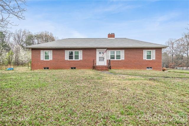 1416 Dallas Cherryville Hwy, Dallas, NC 28034 - photo 1