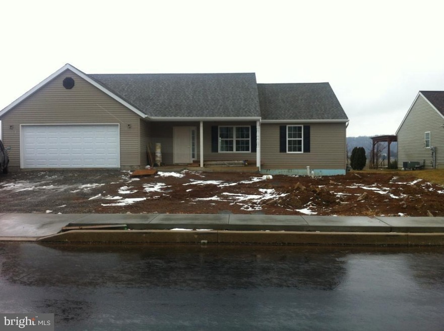 575 Daisy Dr, New Holland, PA 17557 - photo 1