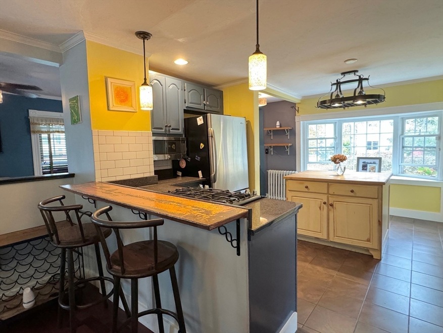 16 Spring Ct unit A, Swampscott, MA 01907 - photo 1