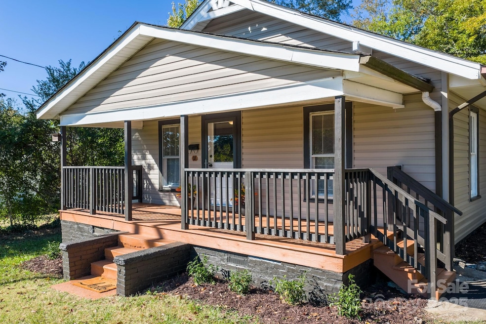 118 26th St SW, Hickory, NC 28602 - photo 1