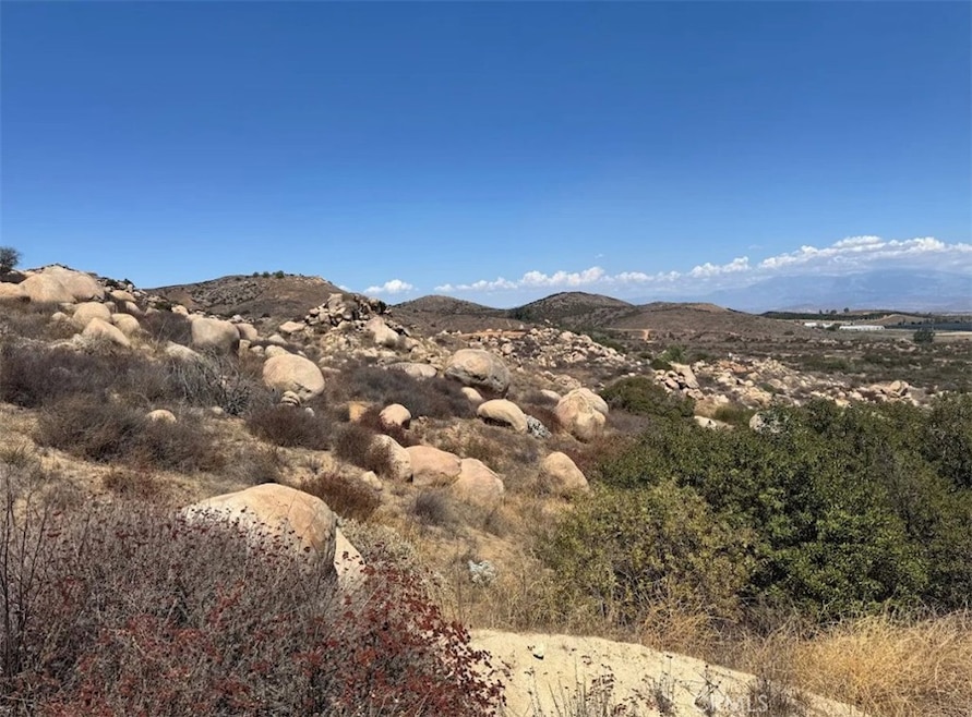0 No Street Name unit TR25194093, Perris, CA 92505 - photo 1
