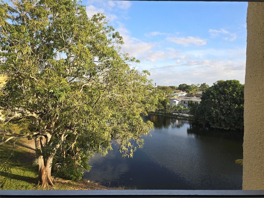 8225 Sunrise Lakes Blvd unit 310, Sunrise, FL 33322 - photo 1