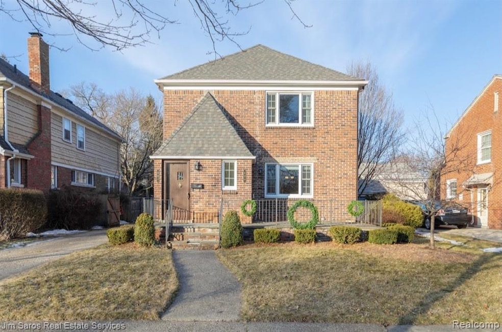 899 Rivard Blvd, Grosse Pointe, MI 48230 - photo 1