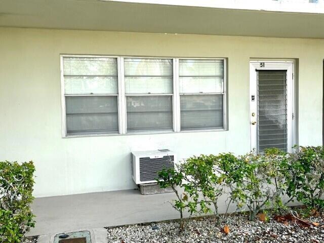 51 Dorchester C unit 510, West Palm Beach, FL 33417 - photo 1