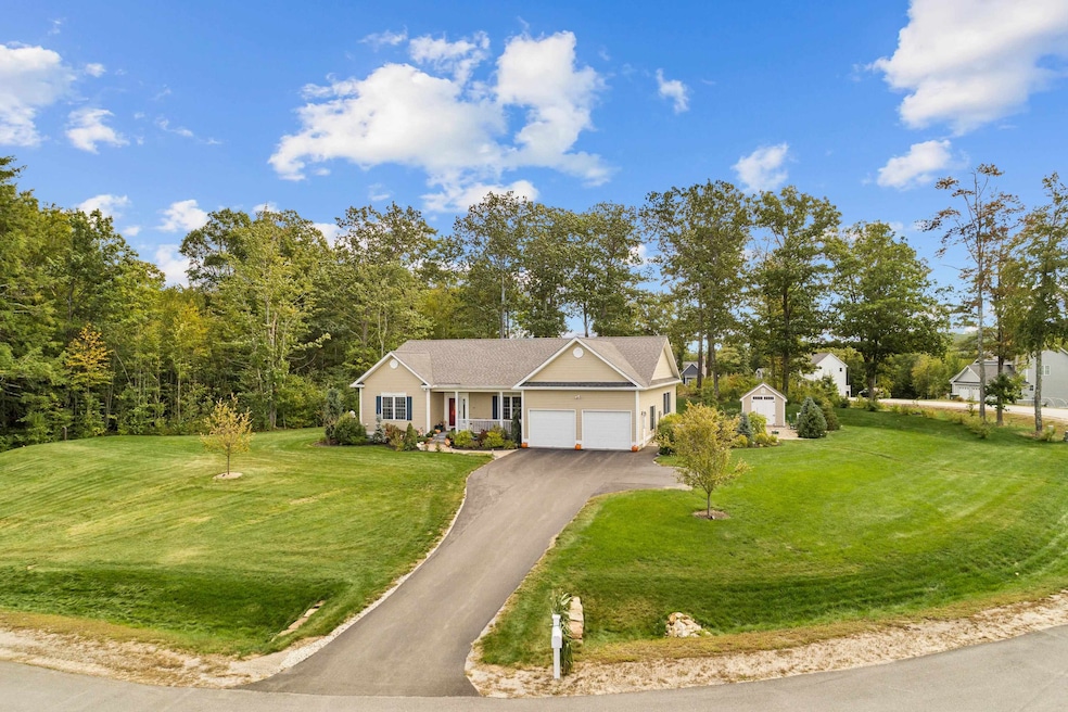 71 Overlook Dr, Dunbarton, NH 03046 - photo 1