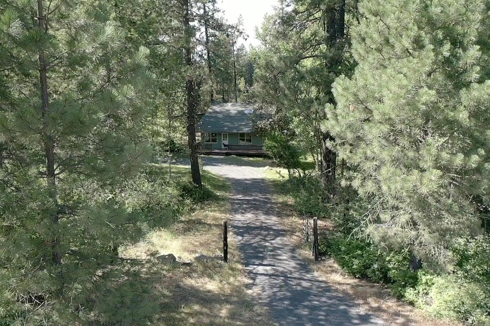 23311 N Crescent Rd, Chattaroy, WA 99003 - photo 1