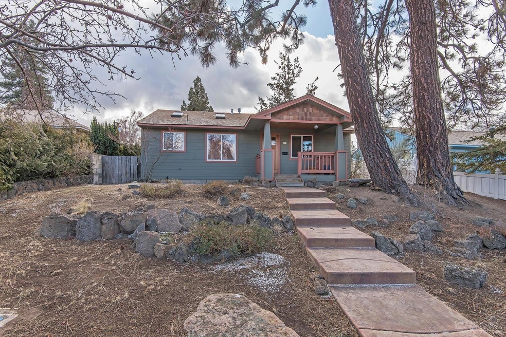 433 NE Hawthorne Ave, Bend, OR 97701 - photo 1