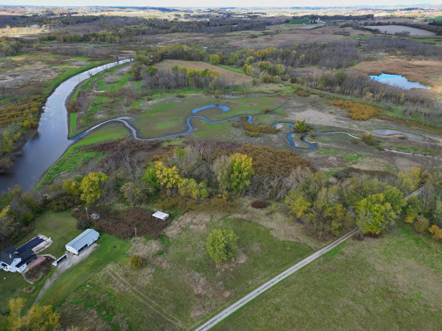 W2951 Monroe Rd, Oconomowoc, WI 53066 - photo 1