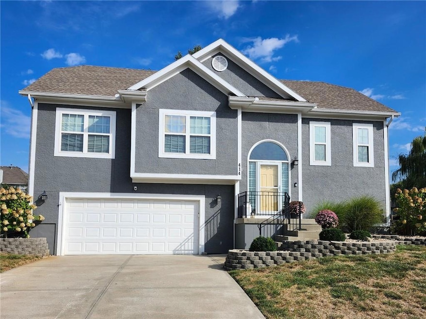 414 Killarney Ln, Smithville, MO 64089 - photo 1