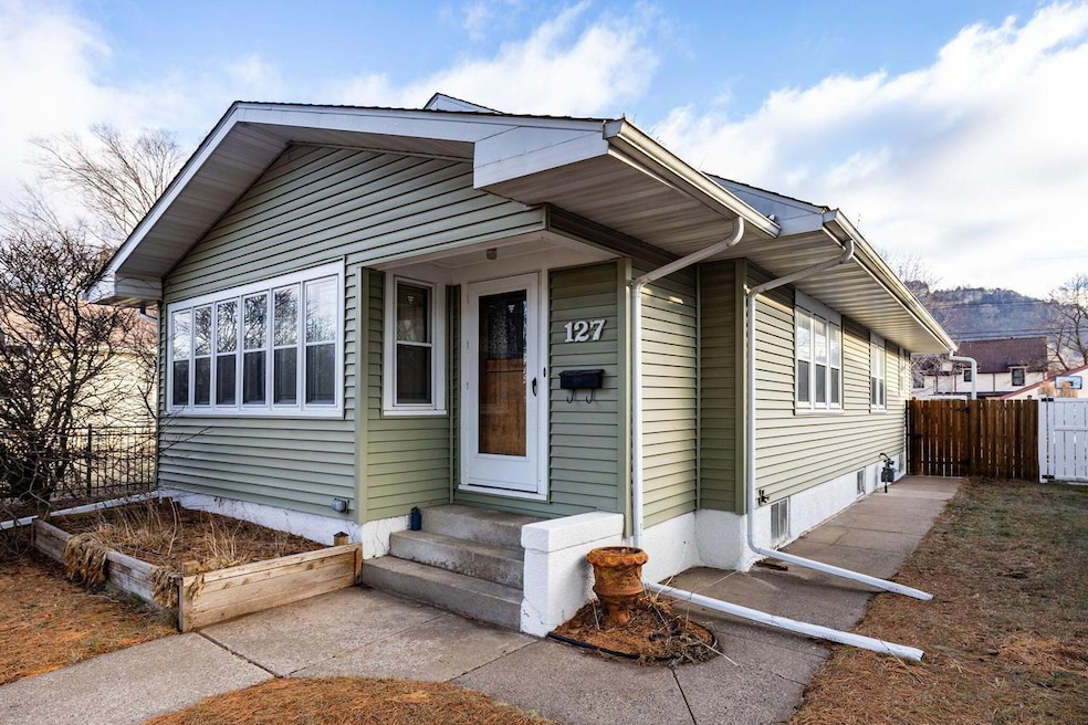 4-web-or-mls-127 23rd St S-24
