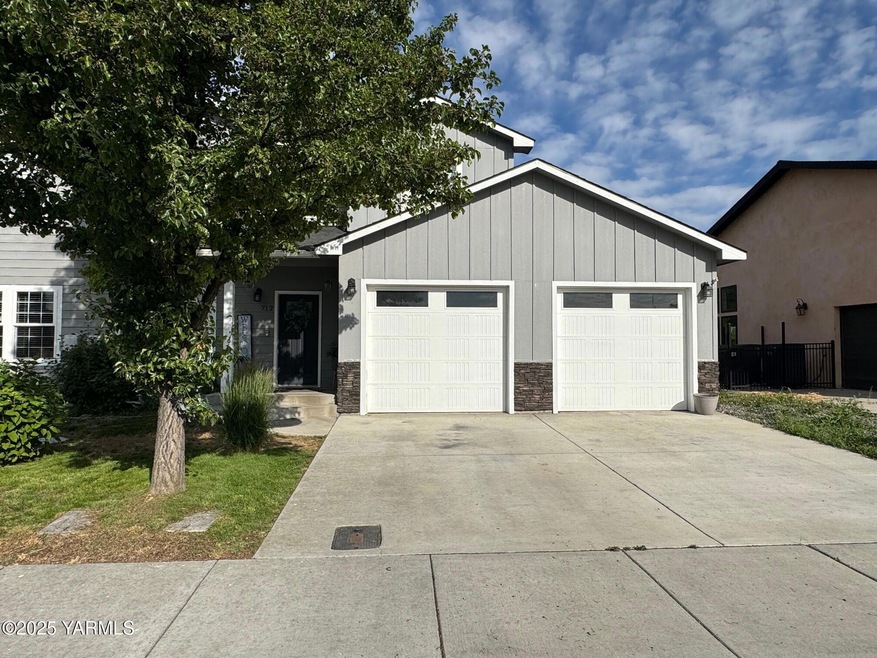 For Sale $370,000 • Co-Listing Agent
